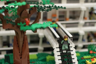 Illustration for article titled A surprisingly realistic depiction of a space habitat, entirely in lego